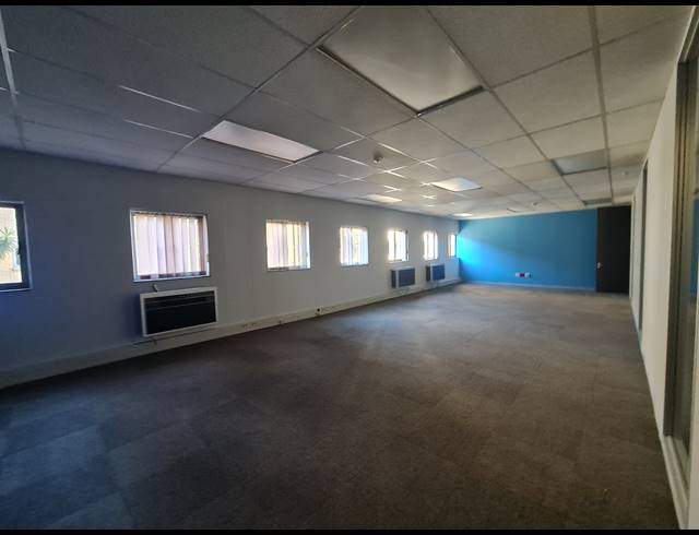 4,740M² OFFICE TO LET IN MEADOWDALE